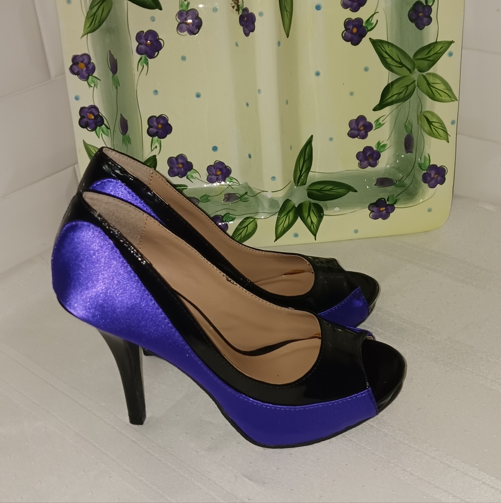 Forever 21 Purple Satin with Black Patent Leather Peep Toe Heels Size 6